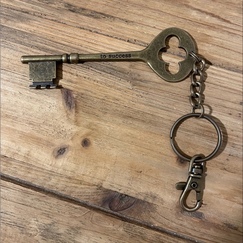 Jessica Elliot “Key To Success” Chain Charm